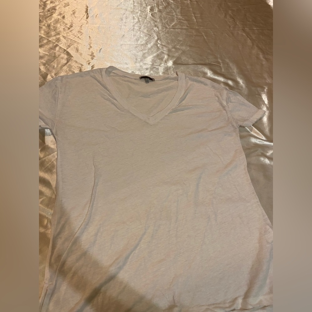 charlotte russe xs white lightweight v-neck tee